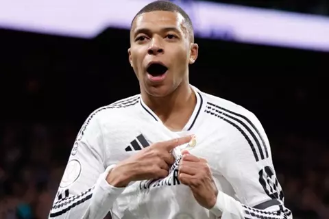 أشعل الصراع مع ليفاندوفسكي.. مبابي ينفجر أمام فياريال في 6 دقائق بالليجا (فيديو)